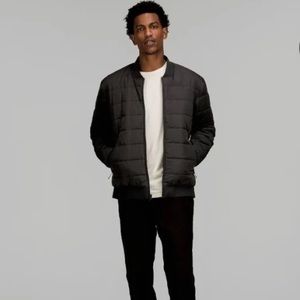 Lululemon //switch over bomber